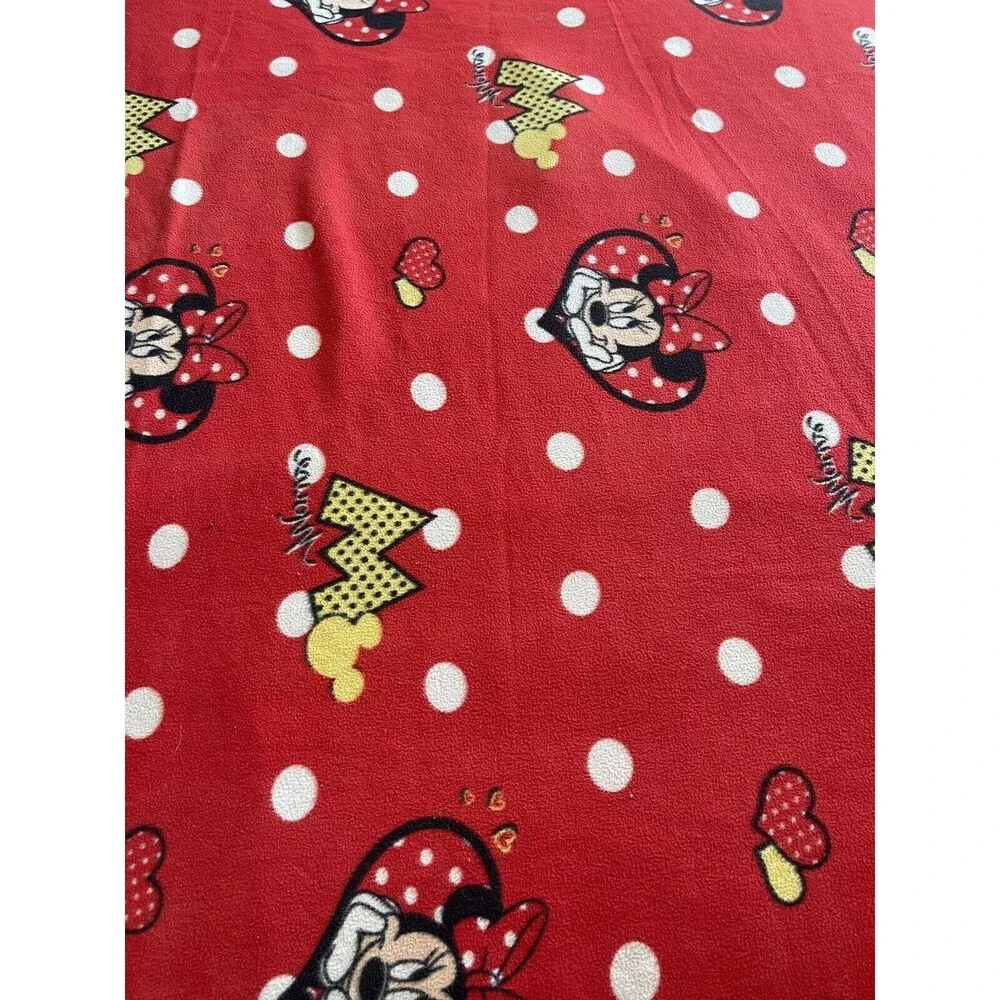 Disney Minnie Mouse Blanket  58 in x 66 in, Red Disney Fleece Bedroom
